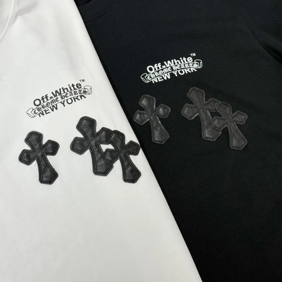 P170 Chrome Hearts Chrome Hearts 25 high version. The fabric is made of 300 grams of high-density pure cotton. It does not deform or shrink. It has three labels. It is the same style for men and women. Technology: patch embroidery + digital printing. Color: white, black. SIZE: S-XL.